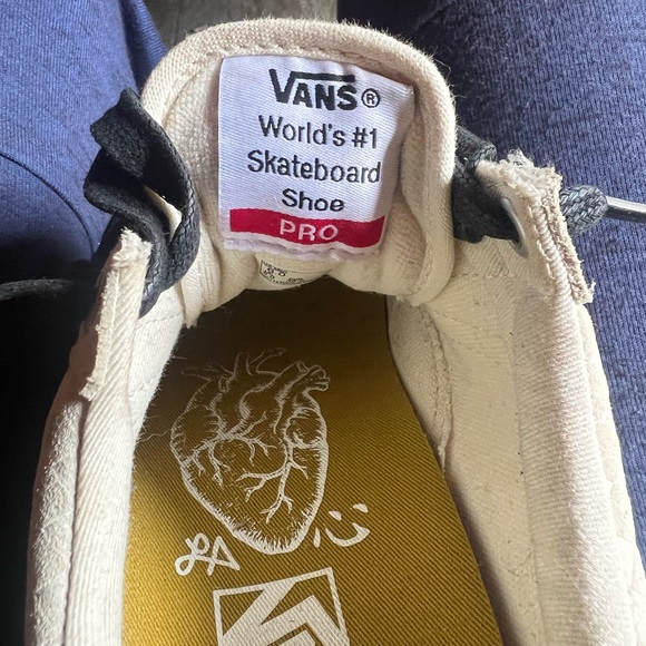 Van’s LA pro with glow in the dark side stripes.  Men sz 6.  Leather and rubber. - Picture 7 of 9